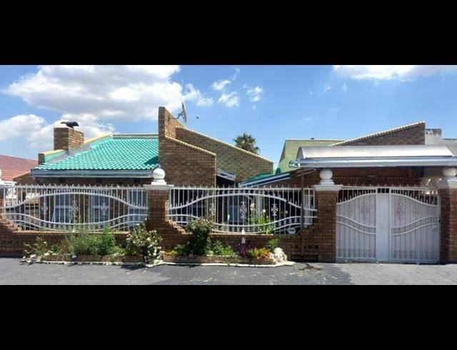 3 BEDROOM HOUSE FOR SALE IN DOBSONVILLE